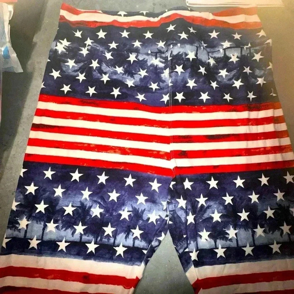 Lularoe TC2 Americana flag leggings. OF designer Patrick quality & fit.New - Picture 3 of 4